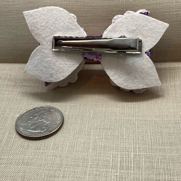 Sassy girls hair bow - Picture 3 of 3